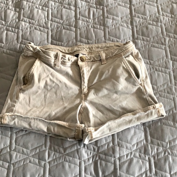 American Eagle Tan Shorts - Picture 3 of 4